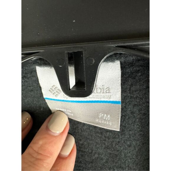 Columbia Womens Black Fleece Vest Size MP - Picture 2 of 4